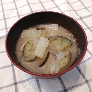 ＊今日のお味噌汁＊なす・玉ねぎ・大根